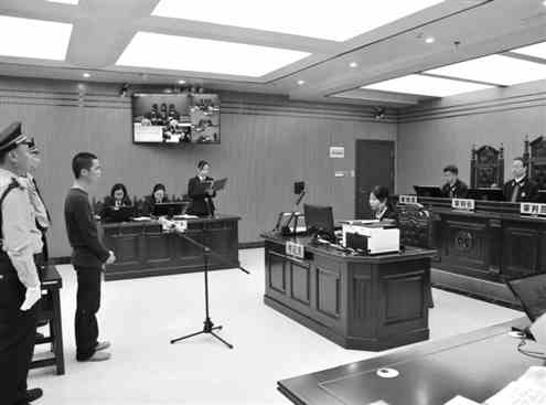 8月18日，杭州互联网法院审理一件涉及侵害作品信息网络传播权的纠纷案件新华社发